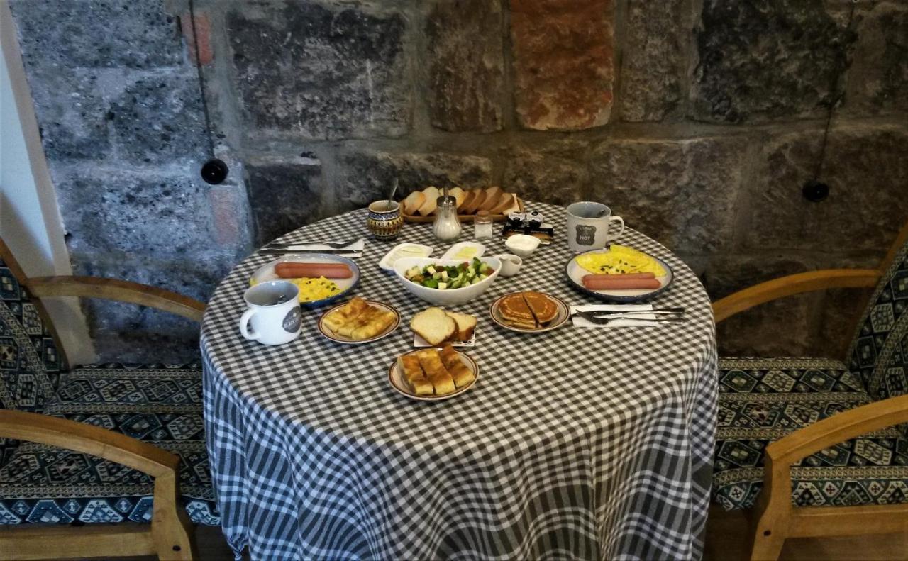 Grape House Hotel Tbilisi Bagian luar foto